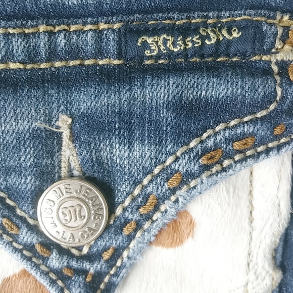 Miss Me 27x33 Boot JP42g2K-2 Cowhide Pocket Jeans - Picture 5 of 16